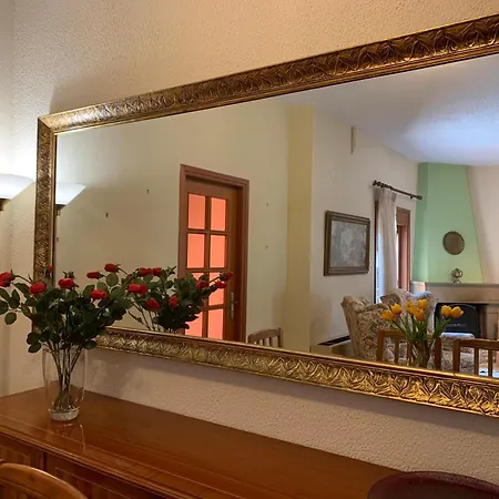 Aelias Ελεούσα