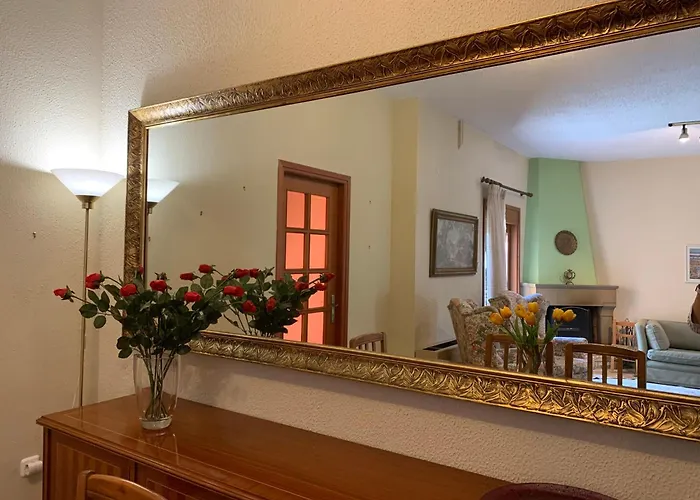 Aelias Ελεούσα