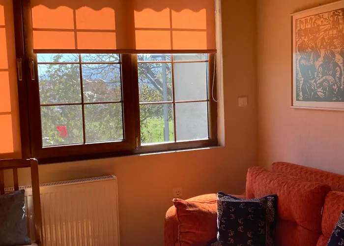 Aelias Ελεούσα