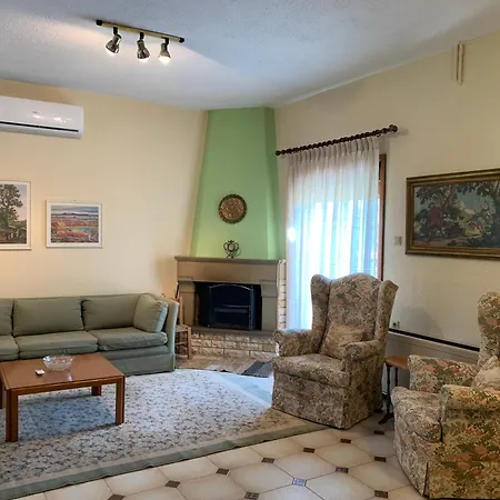 Aelias Apartmán *